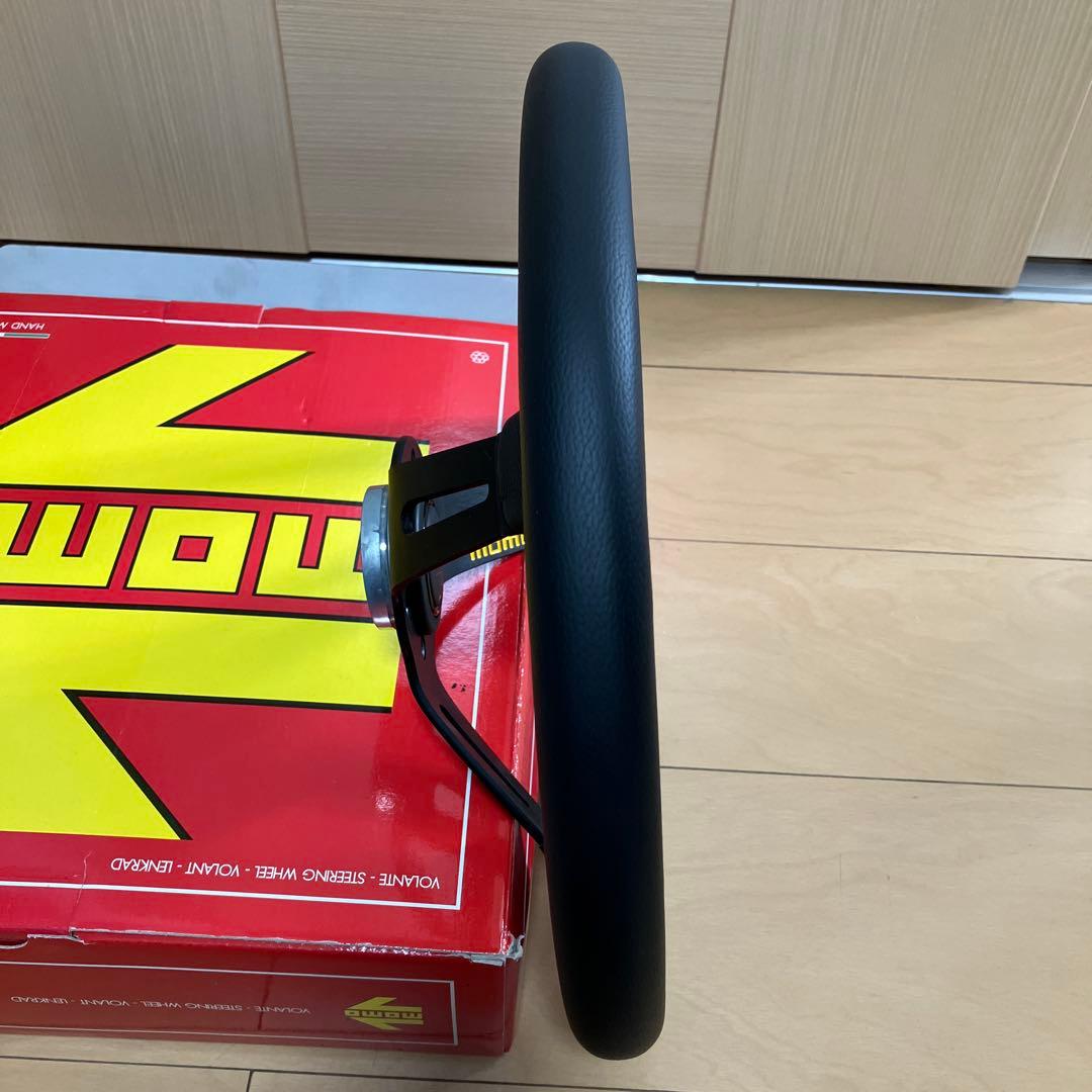 「Rio」MOMO ステアリングホイール 35cm 黒/黄色MOD.08