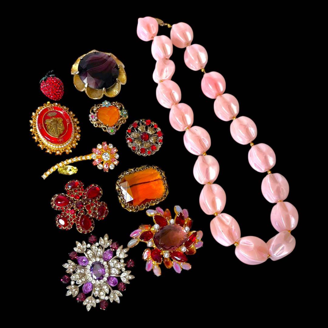 ☆BLACK FRIDAY福袋☆レッド&ピンク系☆ブランド&蛍光ブローチ多数！