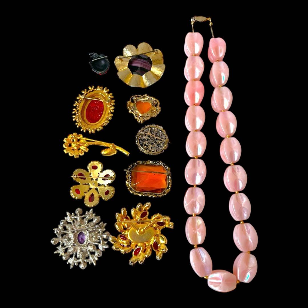 ☆BLACK FRIDAY福袋☆レッド&ピンク系☆ブランド&蛍光ブローチ多数！