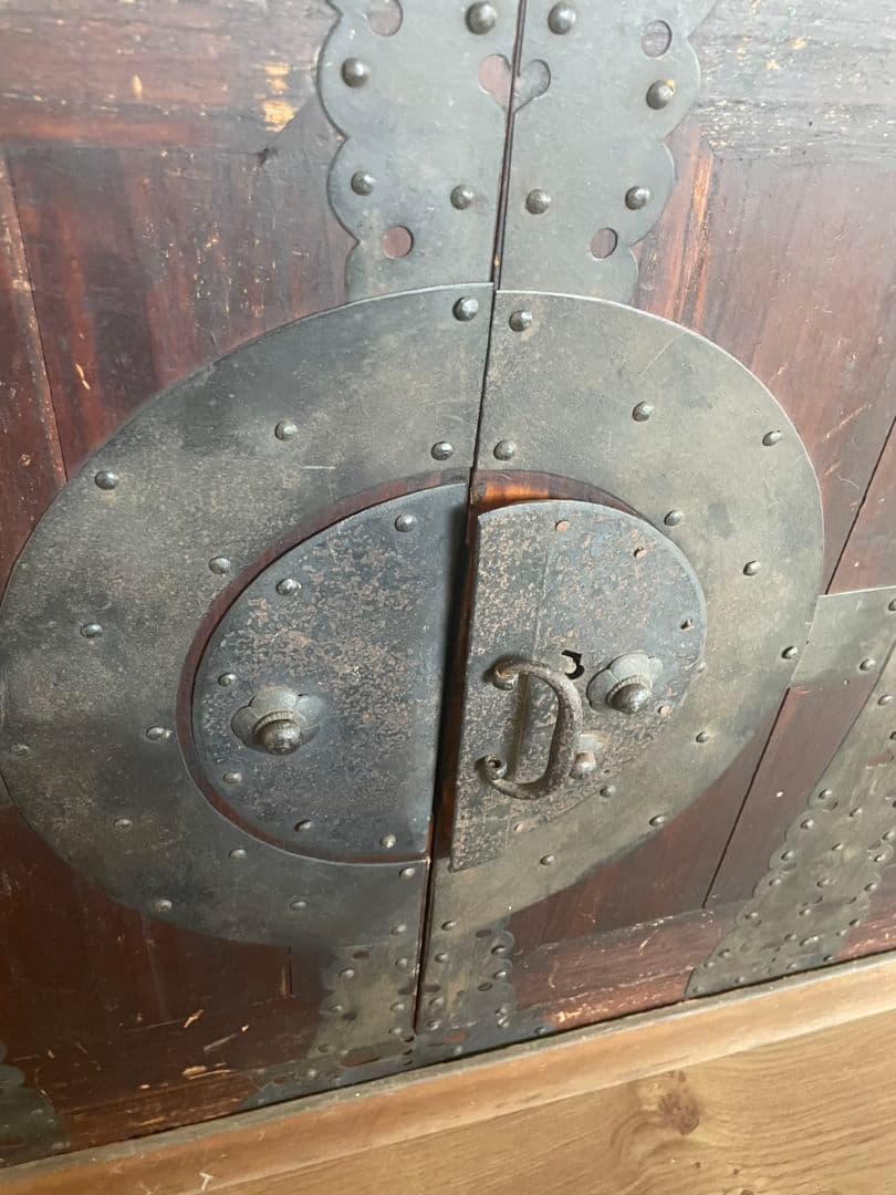 伝統的な和風木製箪笥 引き出し付きレア