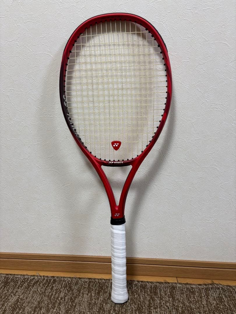 テニスラケット　YONEX VCORE 100 グリップ２