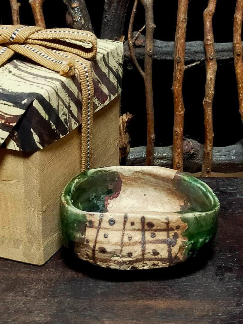 ♥美濃焼　織部　ぐい呑み　桐箱付き　ぐい飲み　骨董品