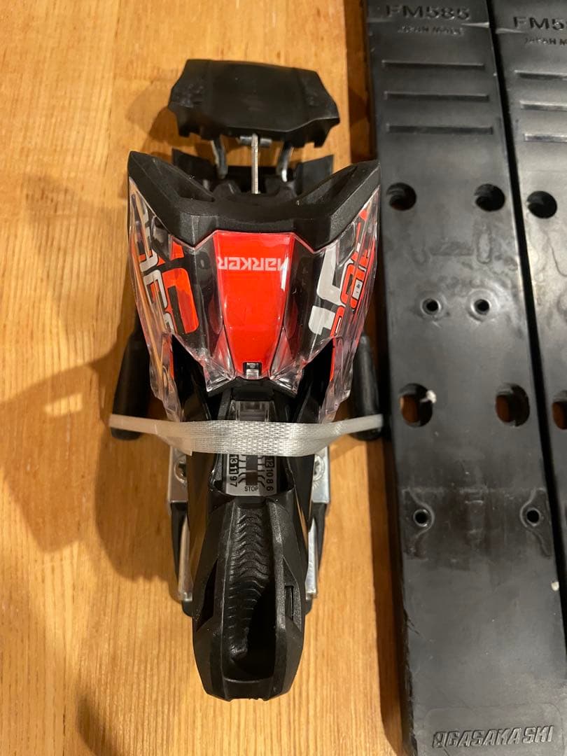 24マーカーXCOMP16ビンディング 24オガサカFM585プレート