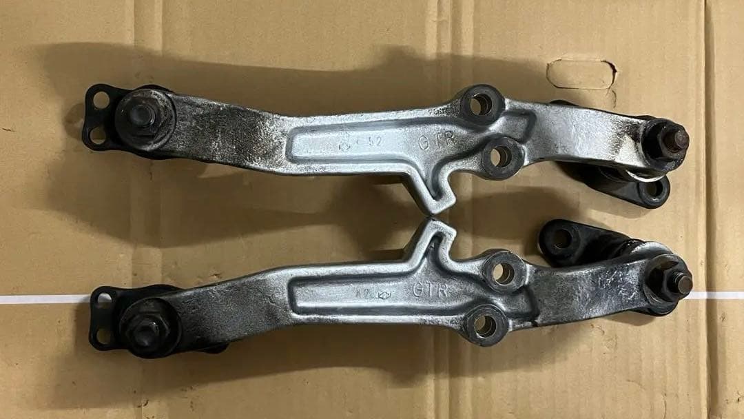 BNR32 BCNR33 BNR34 nismo ロアアーム