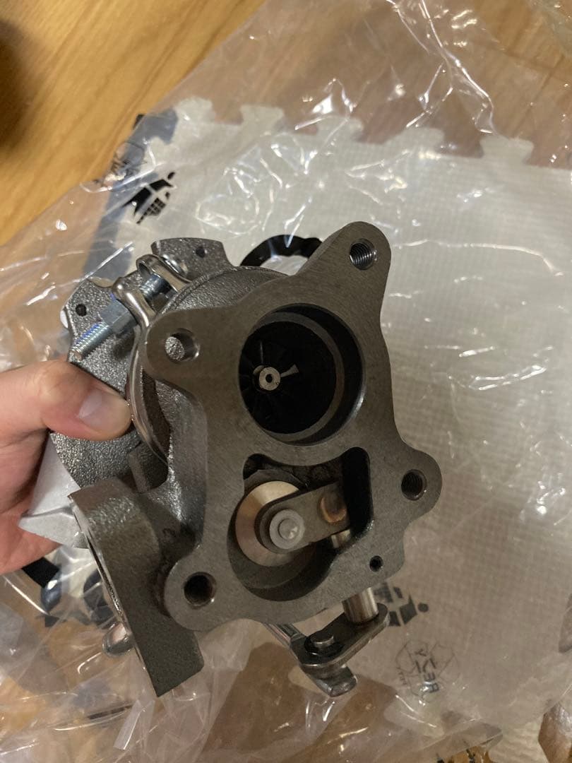 み*ん様 「未使用」ジムニー　jb23w 13900-81ac2 リビルトタービ