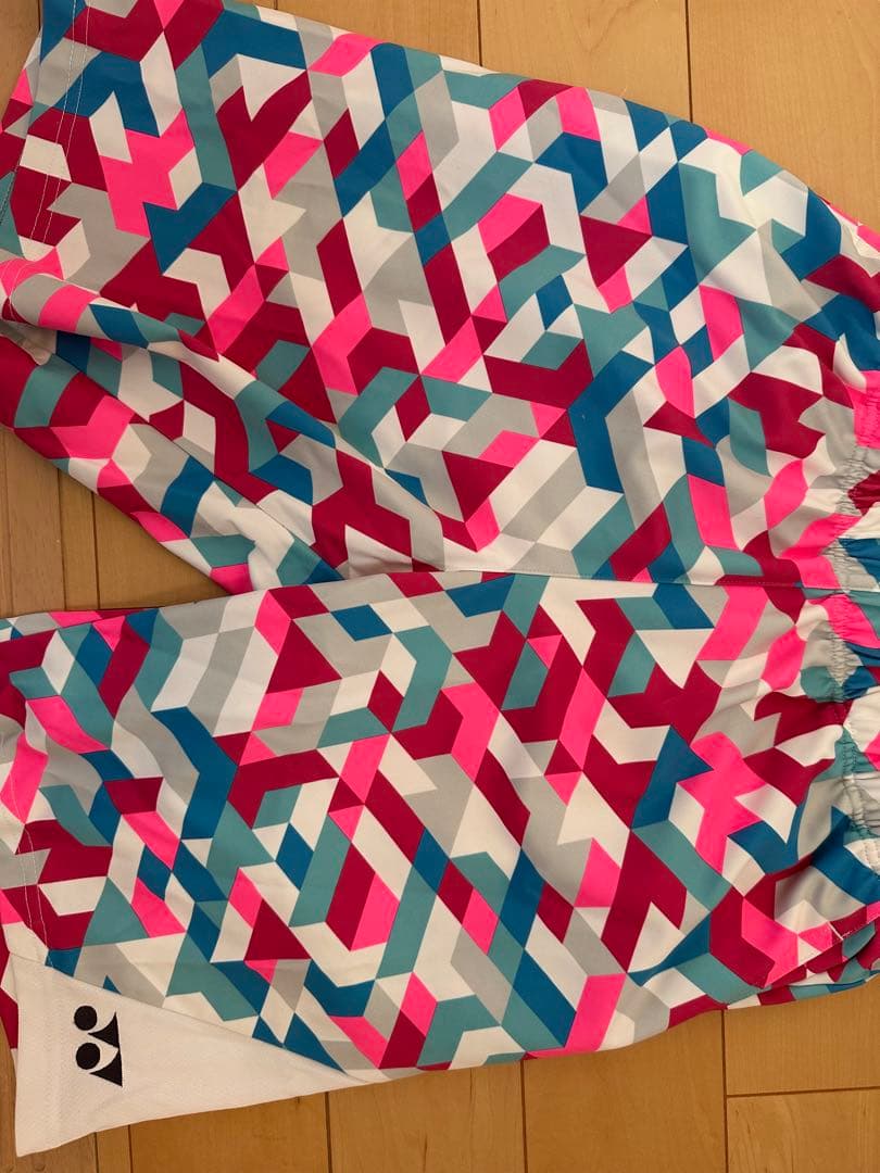 ヨネックス 幾何学模様 ハーフパンツ