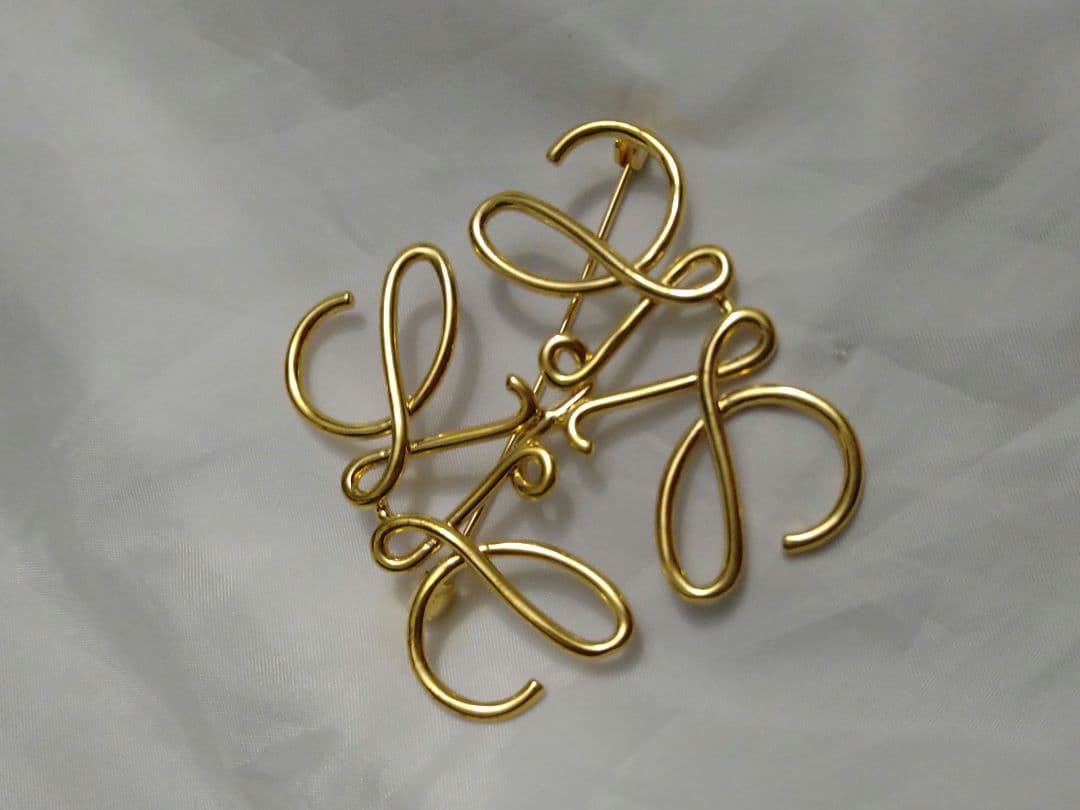 ♡LOEWE ♡美品ゴールドブローチ