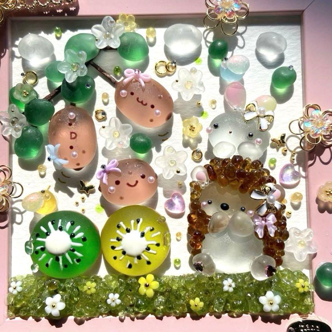 ♡キウイちゃんこんな綺麗な色してたんだね♪♡ガラス シーグラスアート ハリネズミ