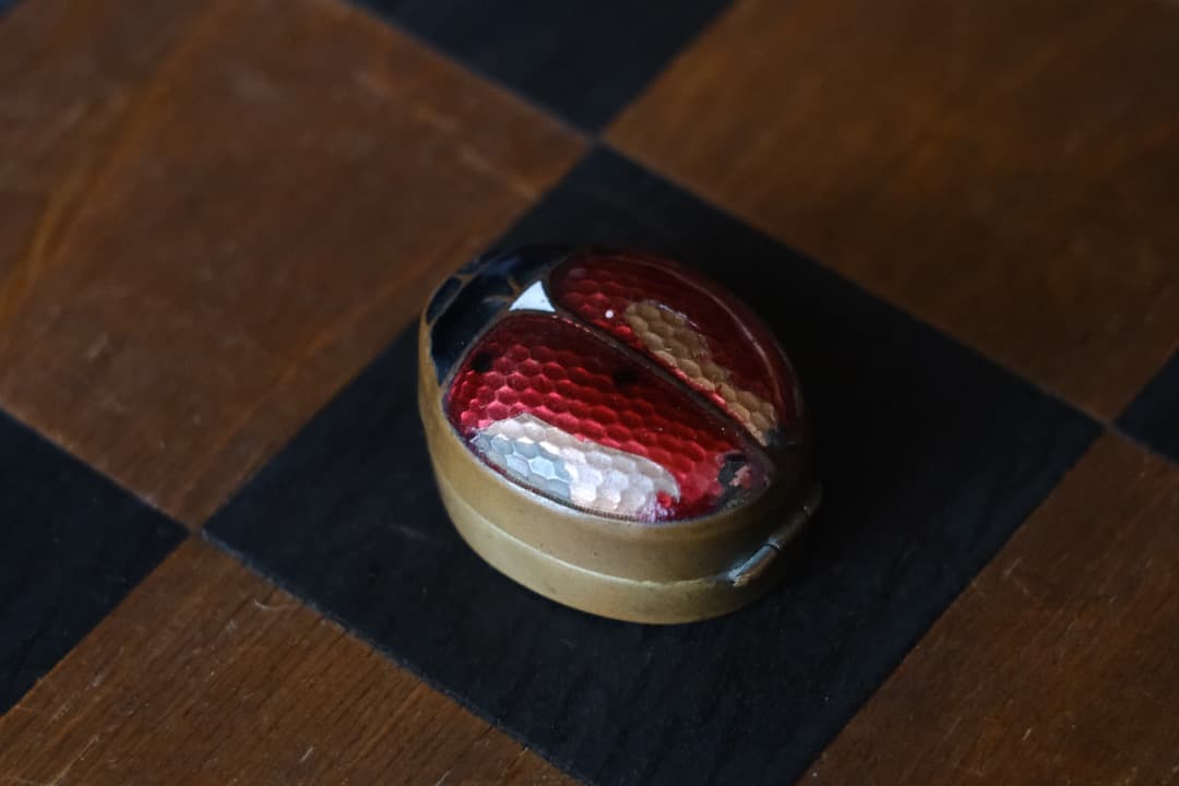 イギリスアンティーク｜てんとう虫のピルケース