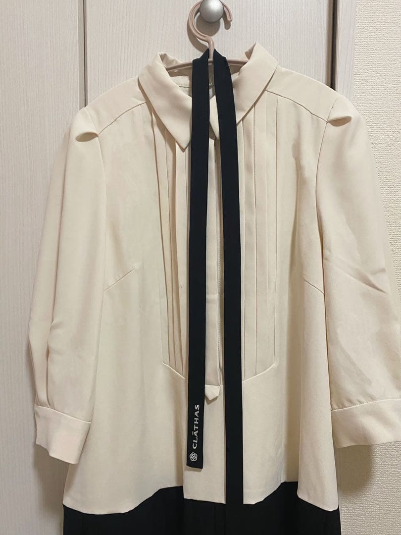 アプワイザーリッシェ　クレイサスコラボ　ボウタイプリーツミニワンピース