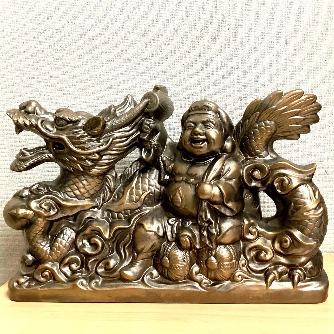 龍に乗った福の神　置物
