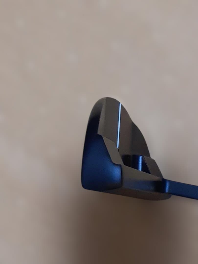 ザ・ルーツ カーブフェース パター　スチールシャフト カバー付［33.5インチ］