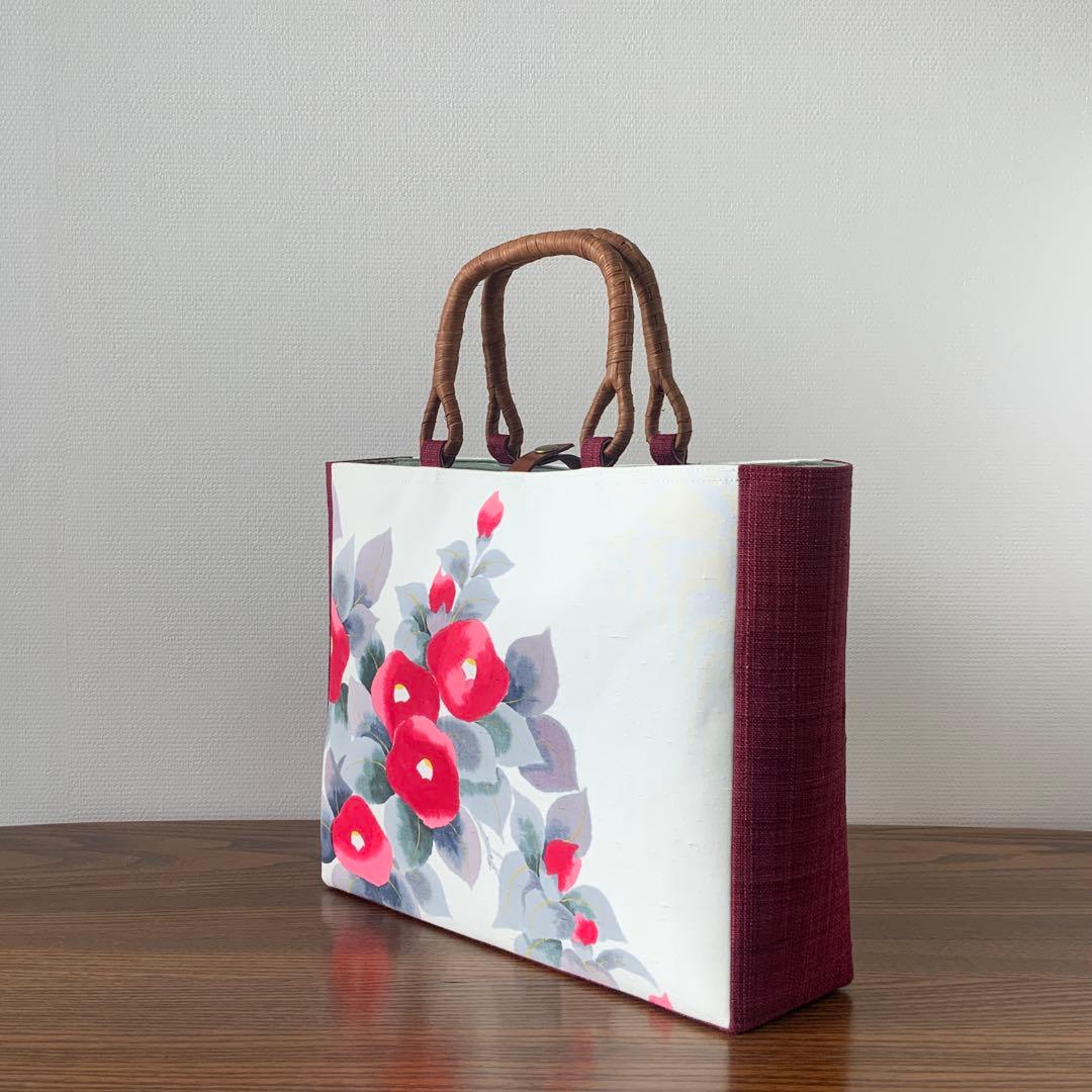 紬帯　赤い椿のお花　リメイク　山葡萄ハンドルバッグ