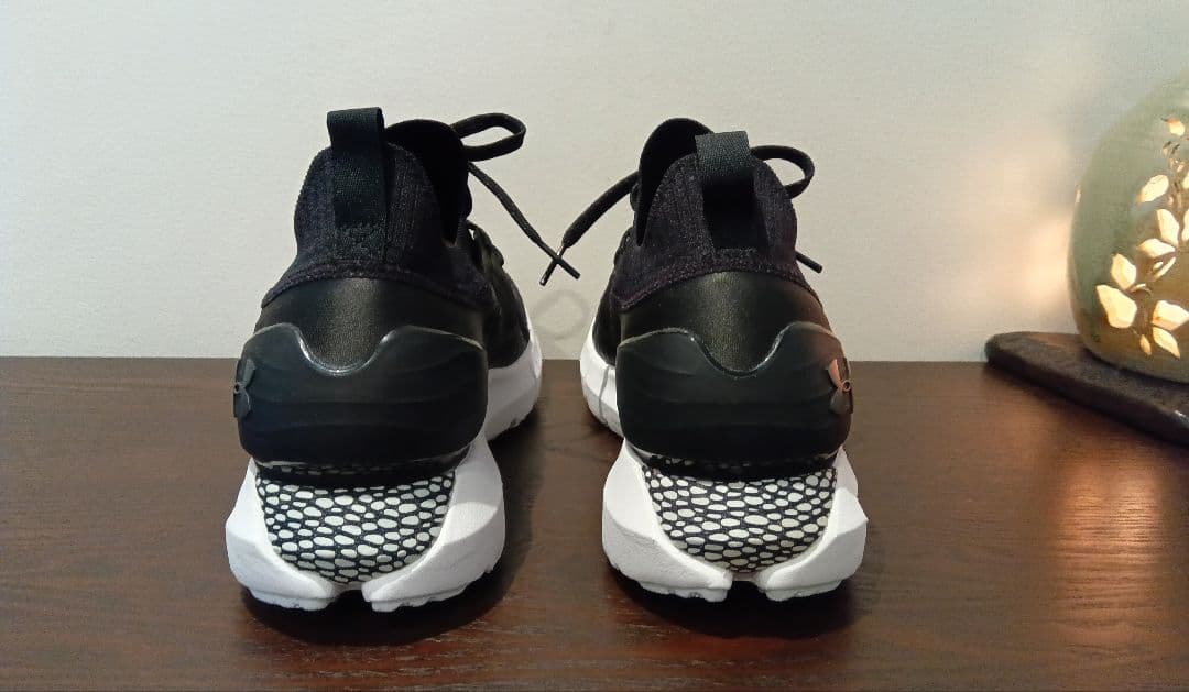 [新品]UNDER ARMOUR HOVR Phantom RN 27.5cm