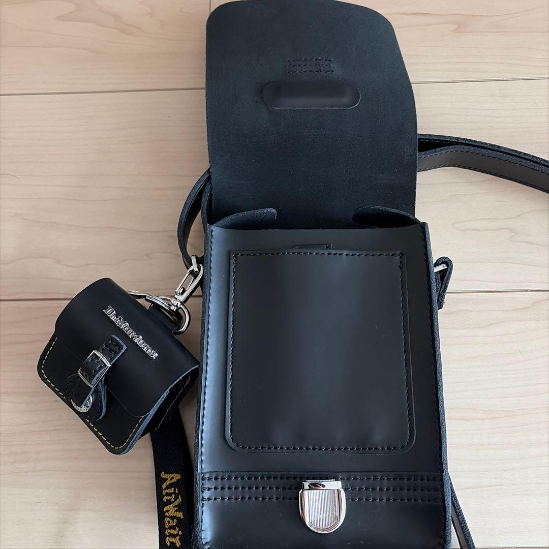 Dr. Martens ブラック ショルダーバッグ