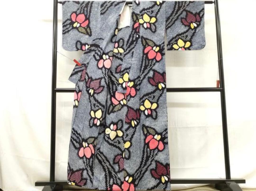 粋な大人の浴衣 高身長の方にも ◆ 有松絞り 舞花文 華麗な洋花の柄