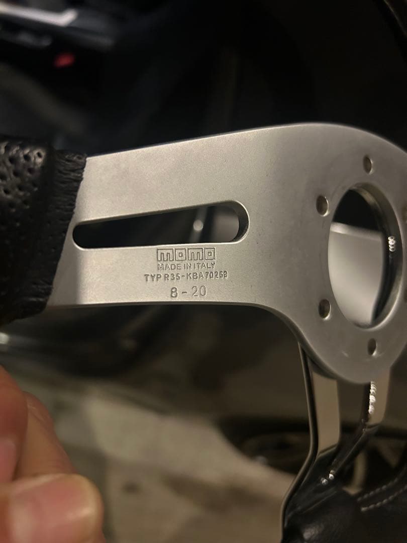 momo ステアリング trek R 350mm ブラック