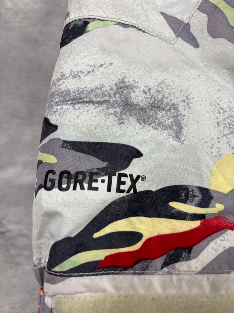 BURTON “GORE-TEX  SHELL JACKET” CAMO