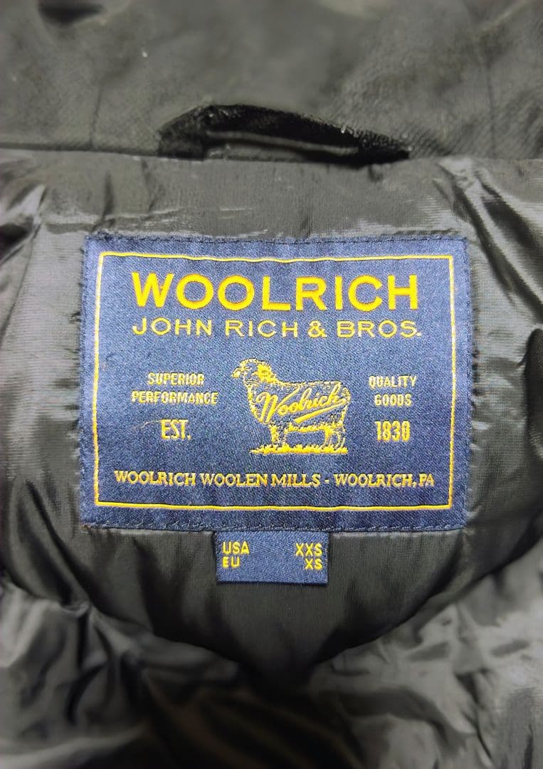 ウールリッチマウンテンパーカー ウール、シルク混紡 ブラック