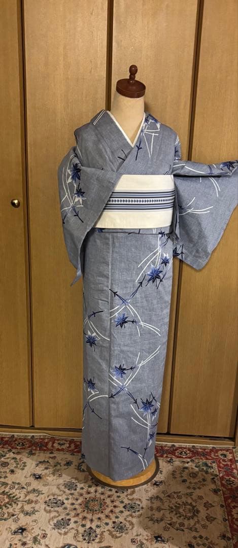 青みグレー地　紅葉と松葉文様 綿紬　大人の高級浴衣　竺仙調 ゆったりサイズ