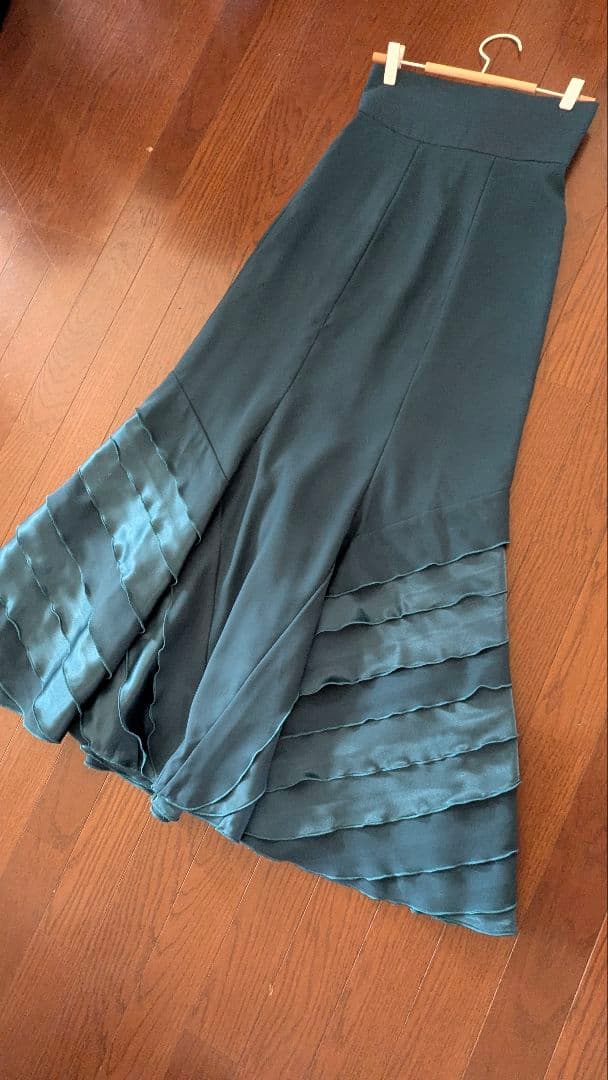 フラメンコ衣装　ファルダ　 ダークグリーン 　ソニアジョーンズ