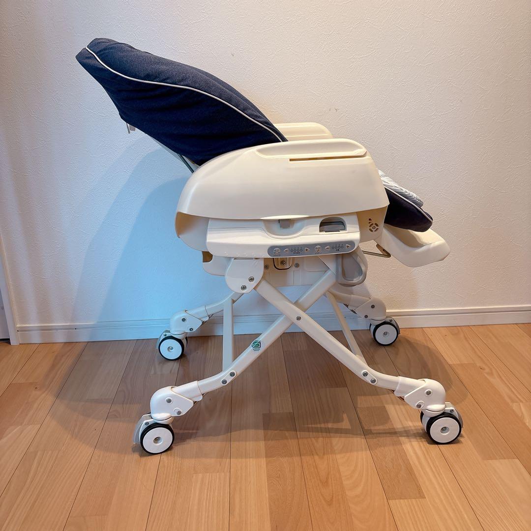 コンビ　電動ハイローチェア　ネムリラ4キャス　AUTO SWING combi