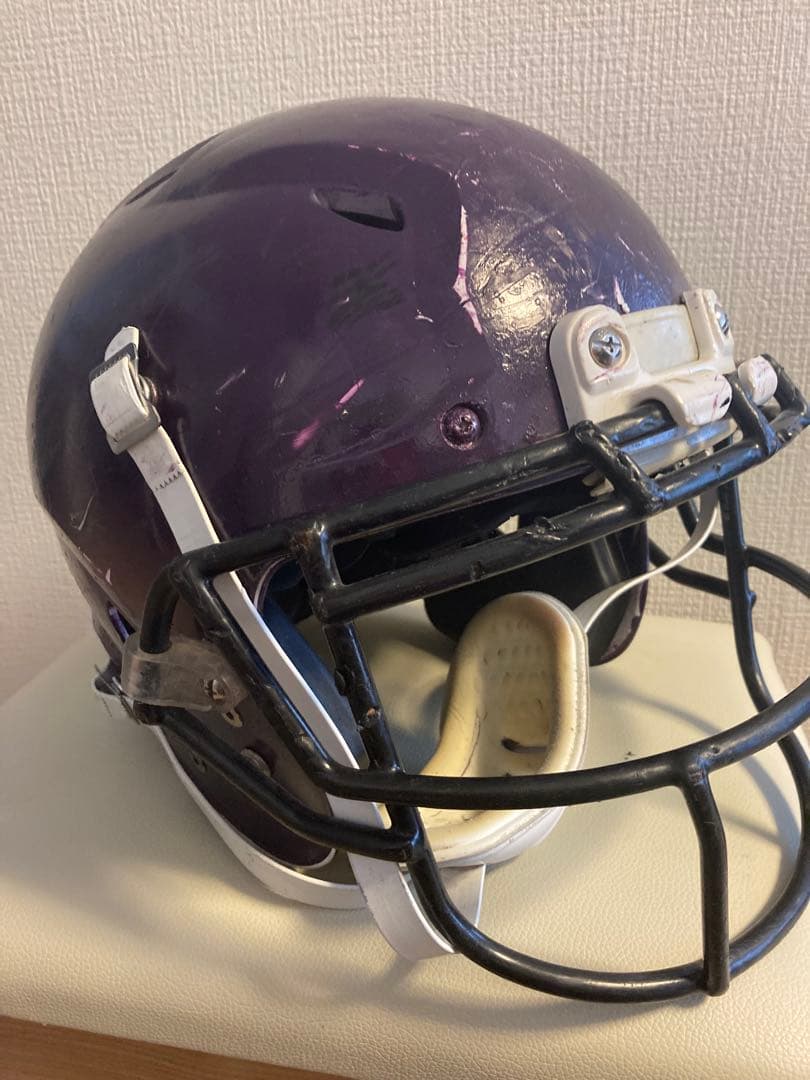アメリカンフットボールヘルメットSchutt Lサイズ　中古