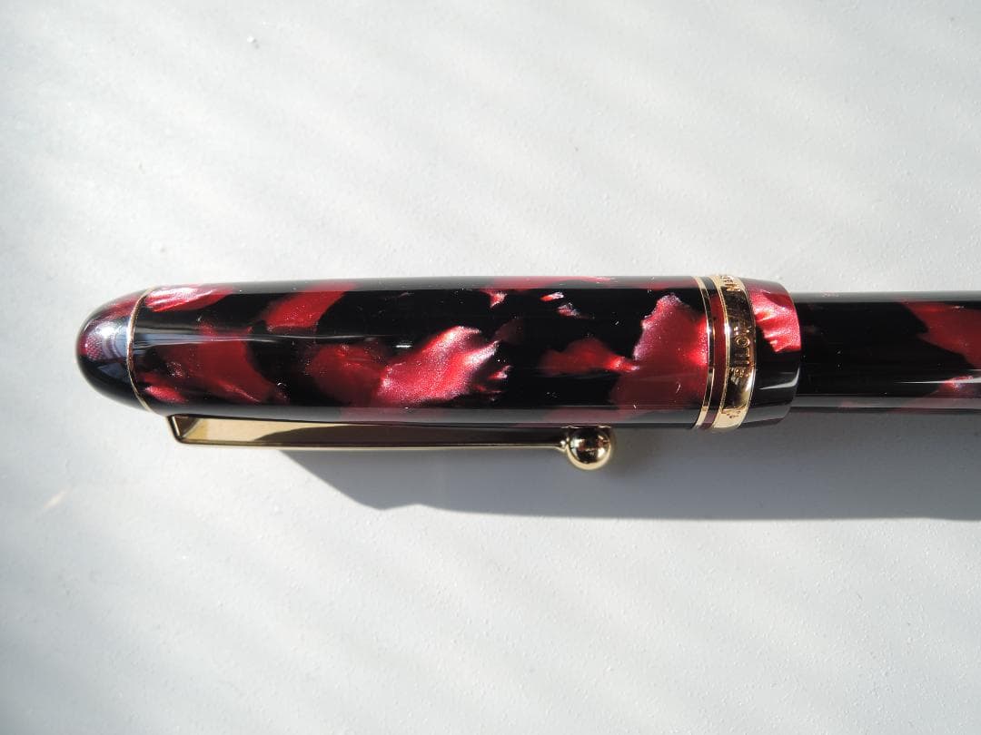 PILOT CUSTOM LE シャーペン　(本体色は赤主体のモザイク)