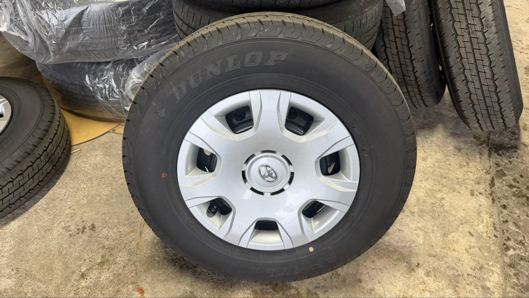 ハイエース 新車外し 4本セット DUNLOP 195/80/15タイヤセット
