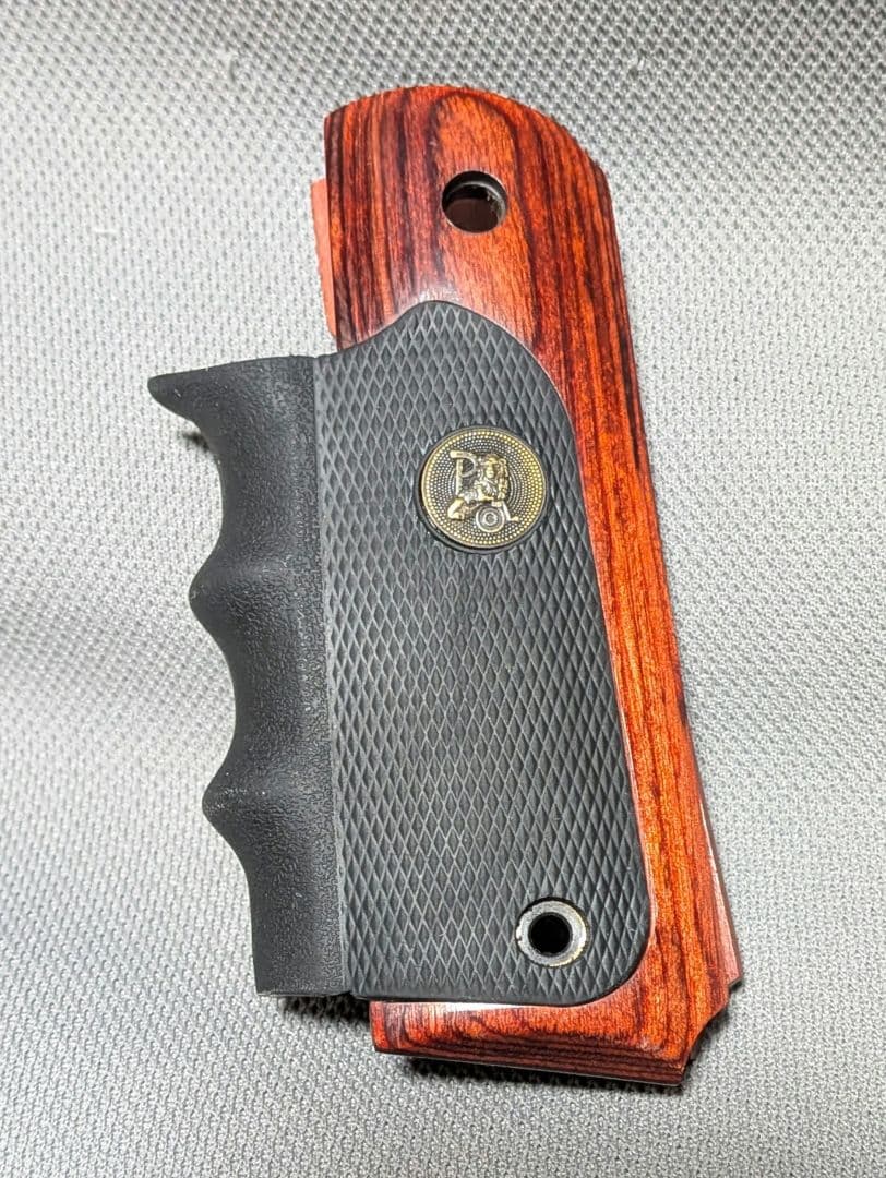 M1911 ガバメント　パックマイヤー　グリップ　Pachmayr