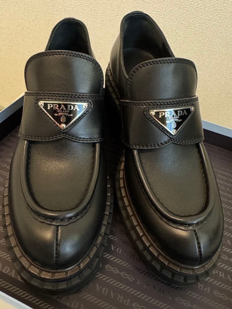 【美品】プラダ レザーローファー