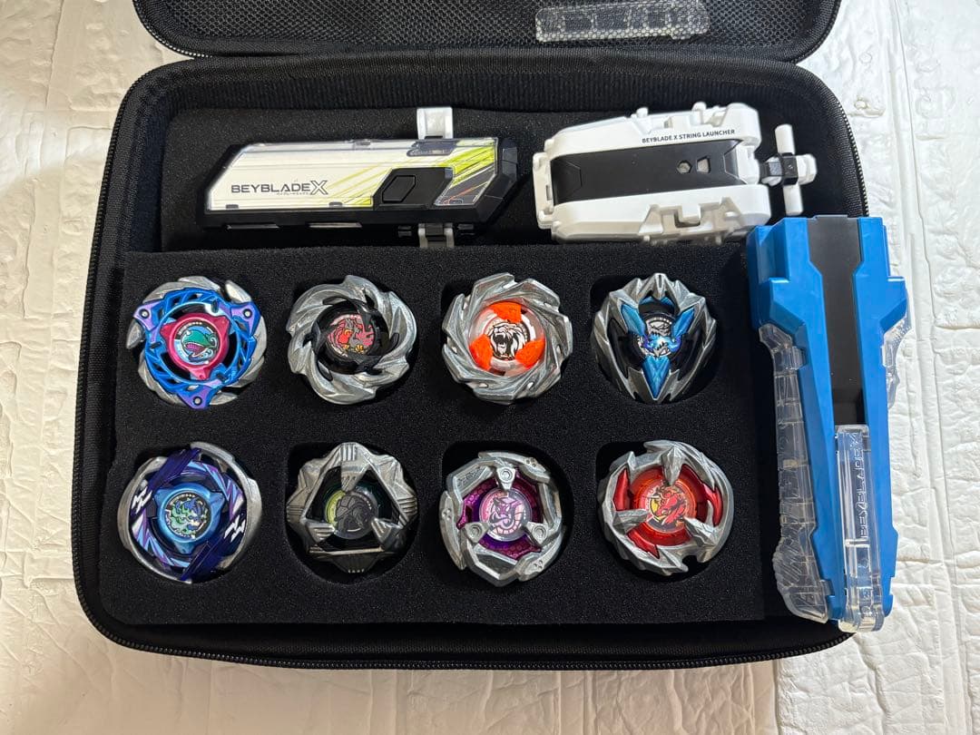 ベイブレードX まとめ売り ベイ8個、ランチャー、ケースなど付属