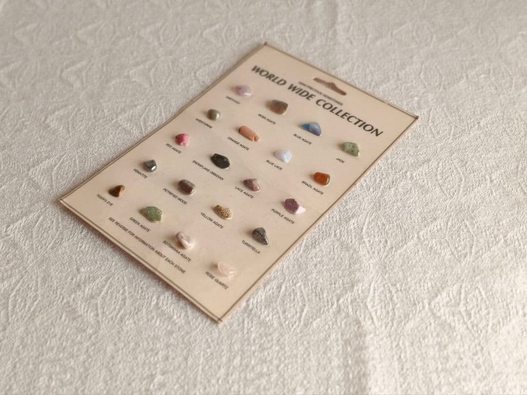 * vintage gemstones ꕥ 天然石たちの標本