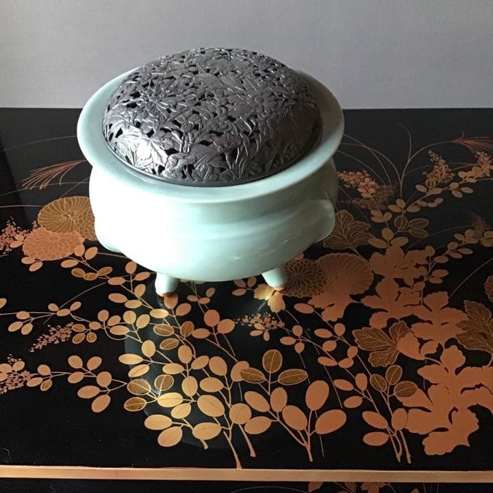 天龍寺青磁香炉　秋草蒔絵香炉台付　　　　　　　Z4