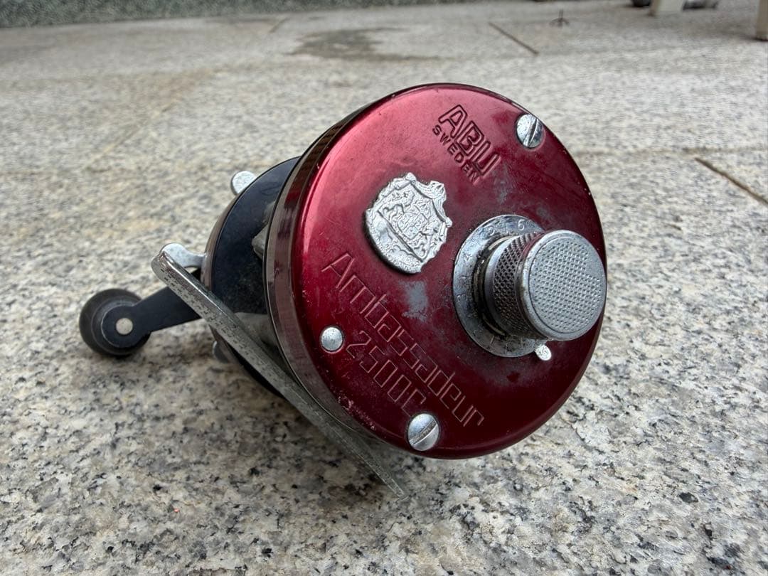 アブ・ガルシア　ベイトリール　Ambassadeur 2500C