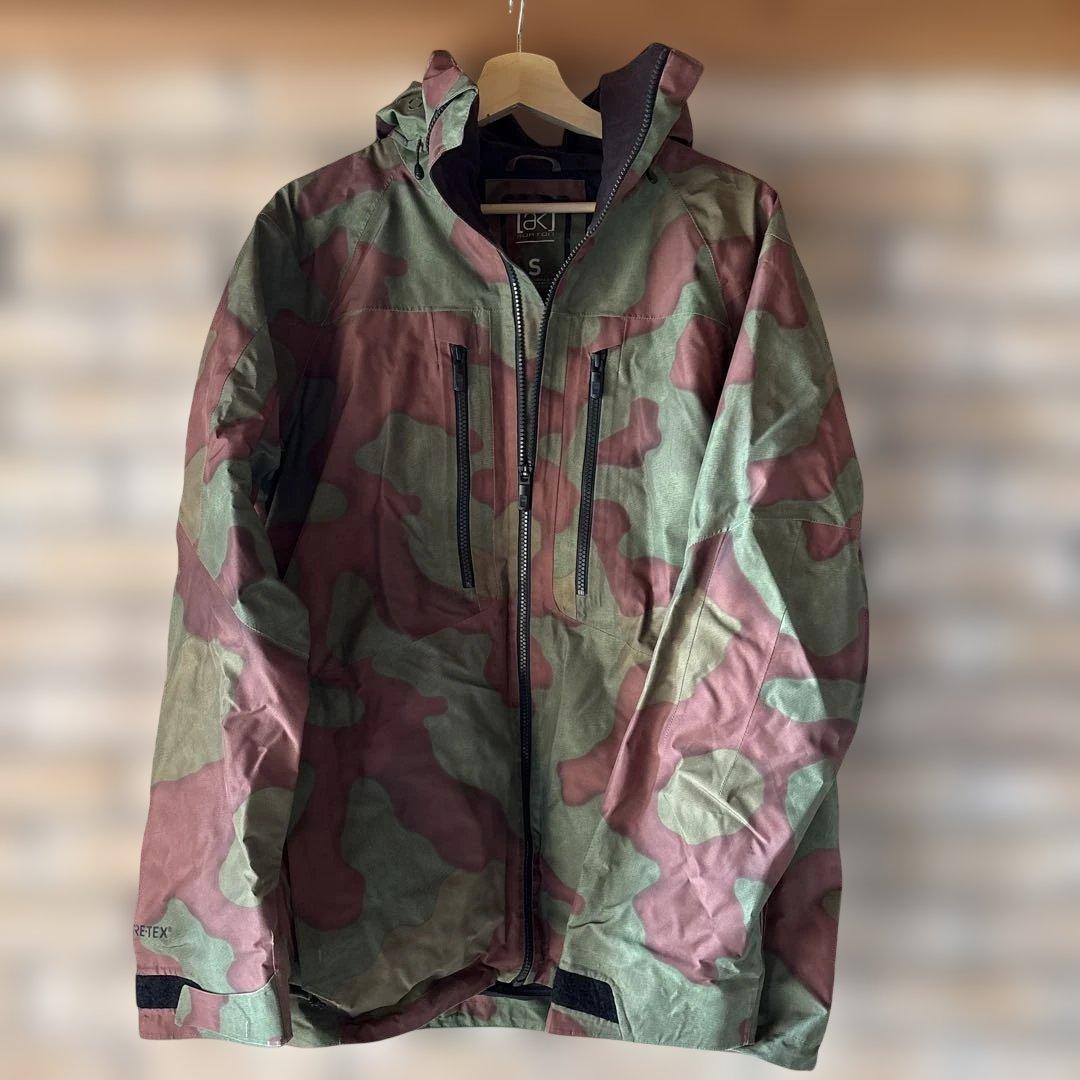 Burton akカモフラージュ スノーボードジャケット GORE-TEX