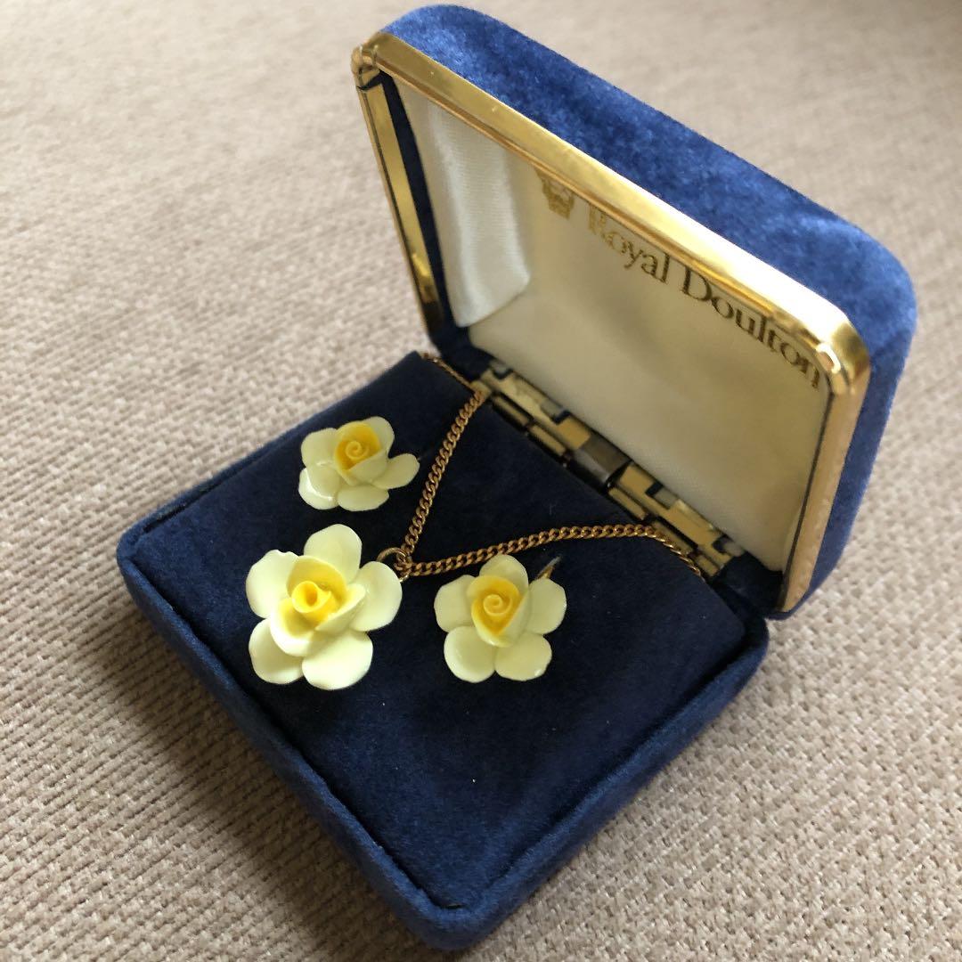 ビンテージ ロイヤルドルトン ネックレス イヤリング 花 モチーフ 蚤の市