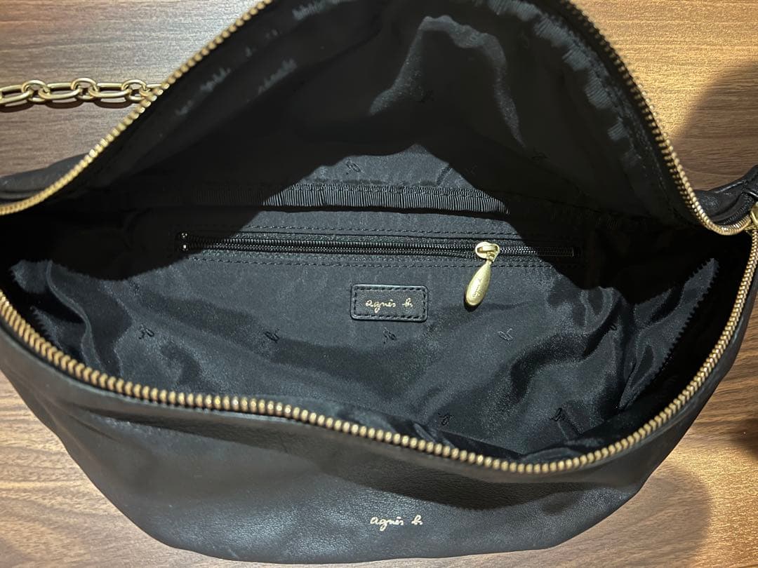 アニエスベー　ラムレザーボディバッグ