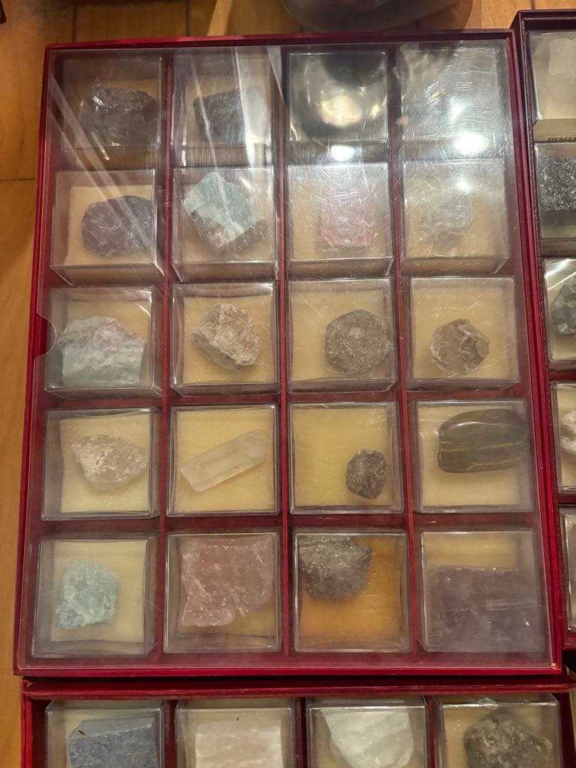 デアゴスティーニ　地球の鉱物コレクション全120巻　特製コレクションボックス入り