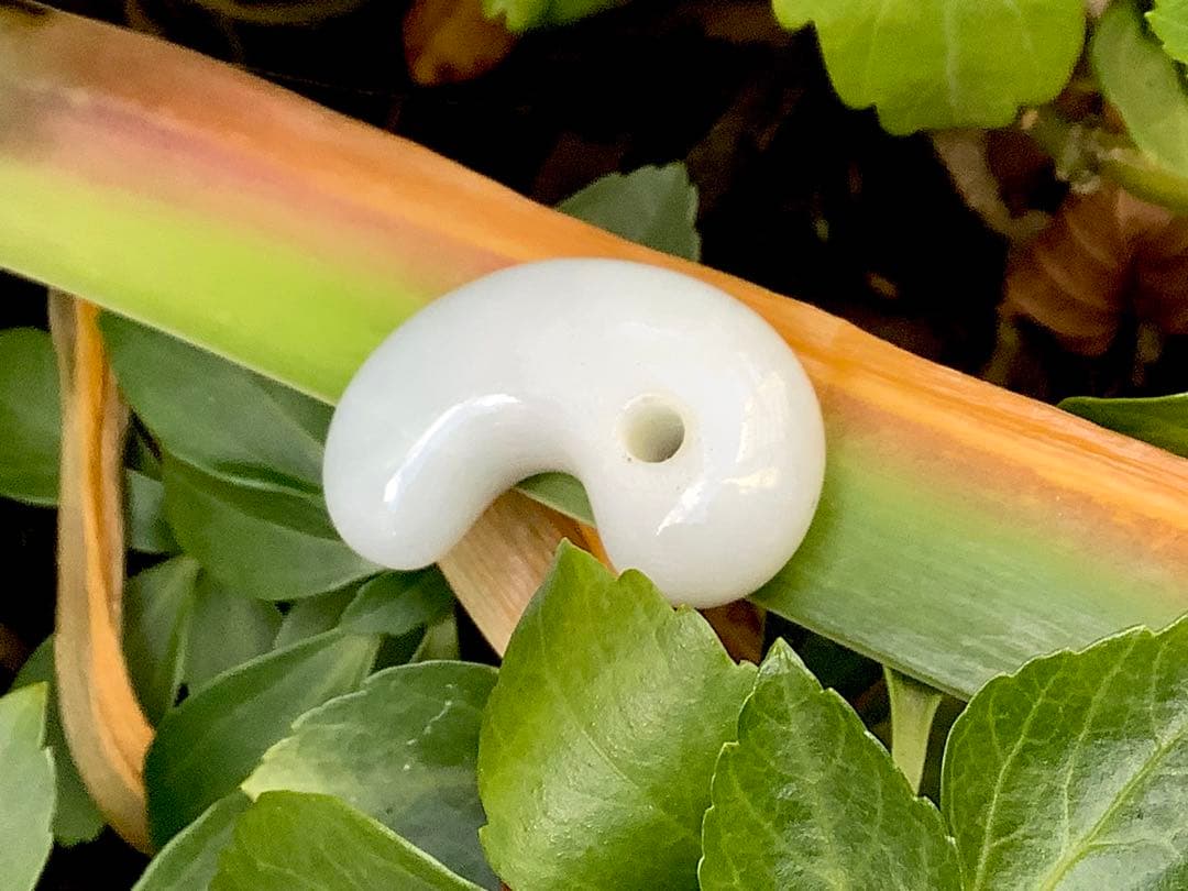 黙って40万円以上‼️糸魚川翡翠ジェダイト勾玉　品質お値段自信あり外部鑑定鑑別書付