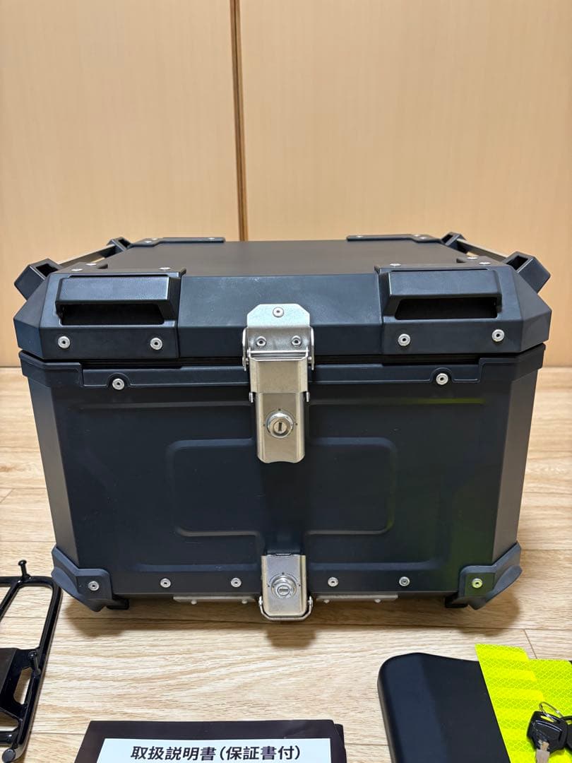 バイク用リアボックス55ℓ、サーモスクーラーバック付き