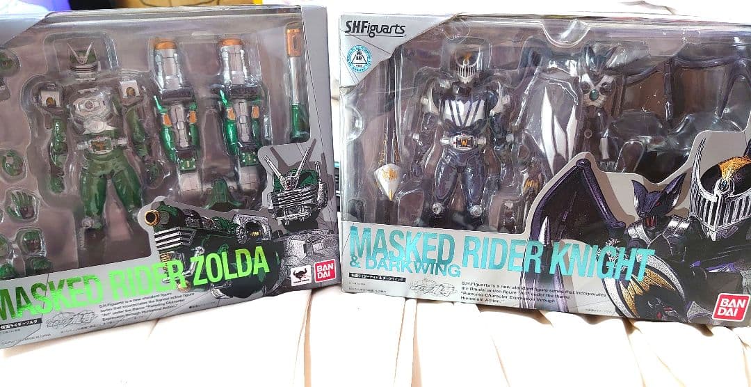 S.H.Figuarts 仮面ライダーゾルダ & 仮面ライダーナイト