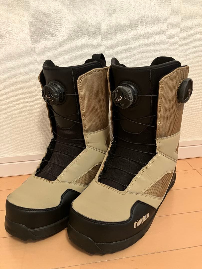 シーズン終盤thirtytwo スノボブーツ BOAシステムダブルBOA US8