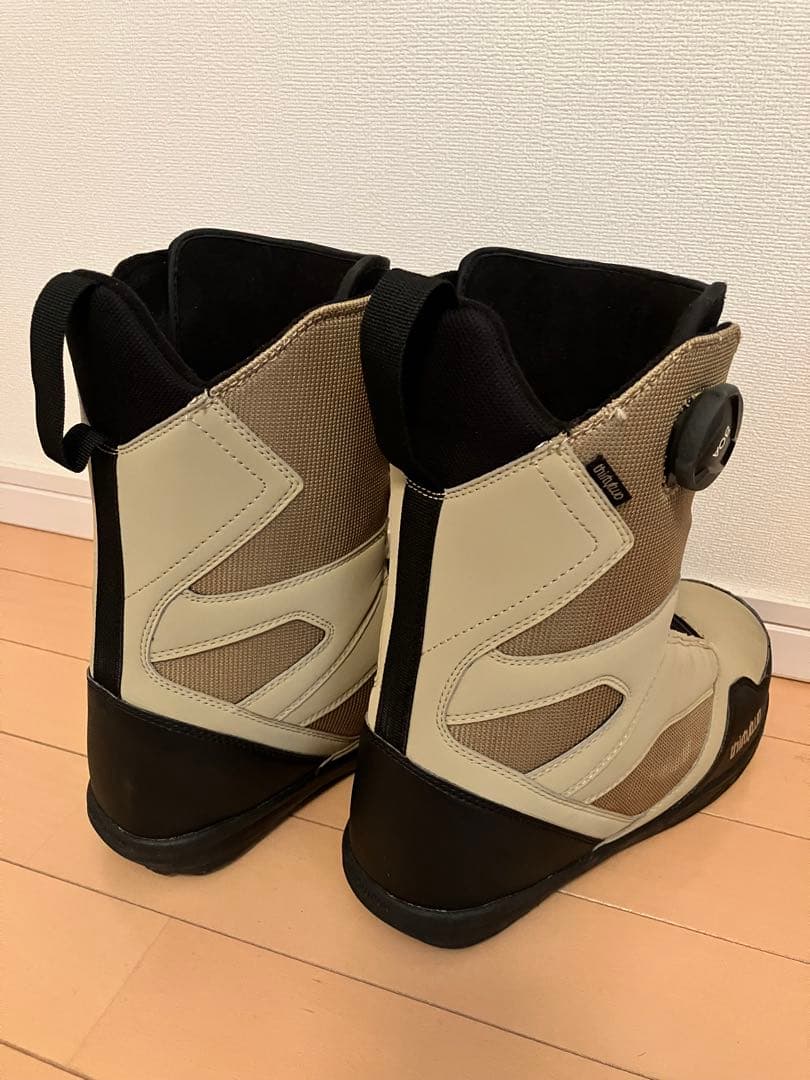 シーズン終盤thirtytwo スノボブーツ BOAシステムダブルBOA US8