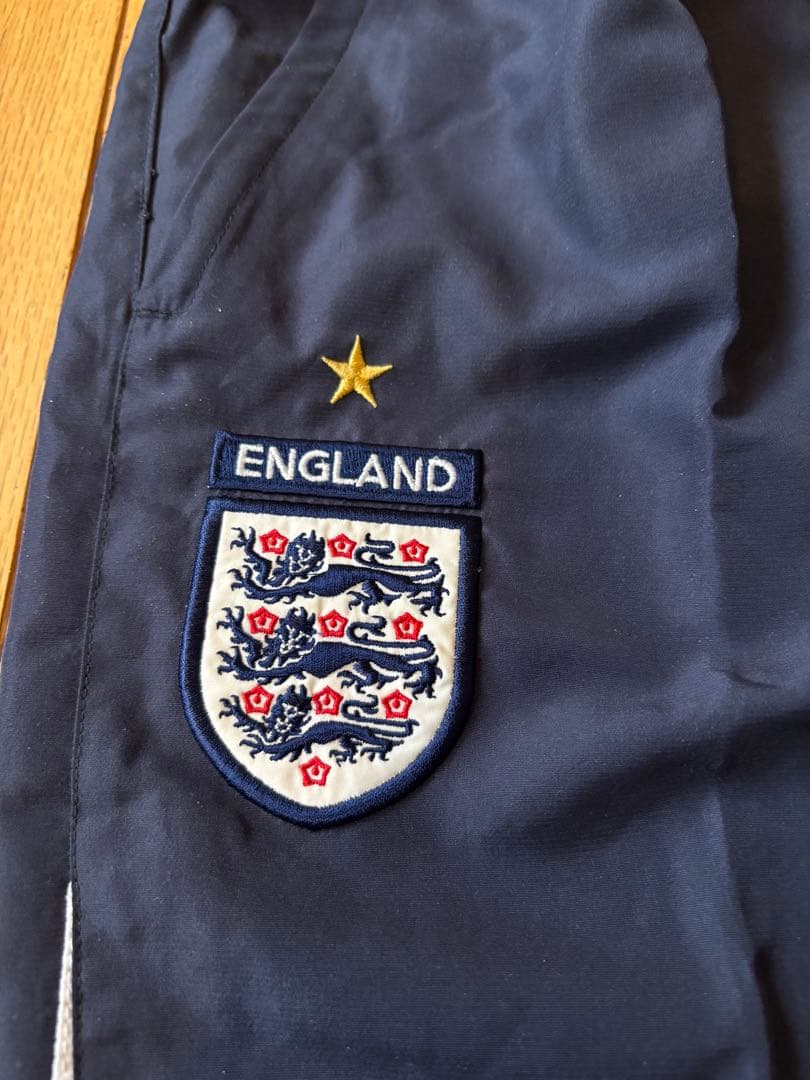 【美品】ENGLANDピステ・ウィンドブレーカー&3/4パンツ ネイビー/レッド
