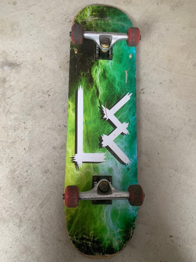 スケートボード　コンプリート　8.25