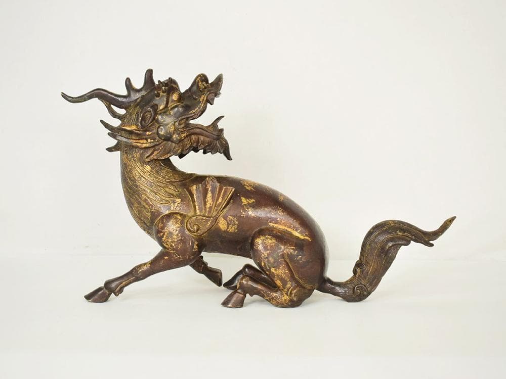 【銅】　★ 文房 銅鍍金坐姿獬豸造像 ★　清朝期　伝説神獣 細密鋳造　雅玩雑項