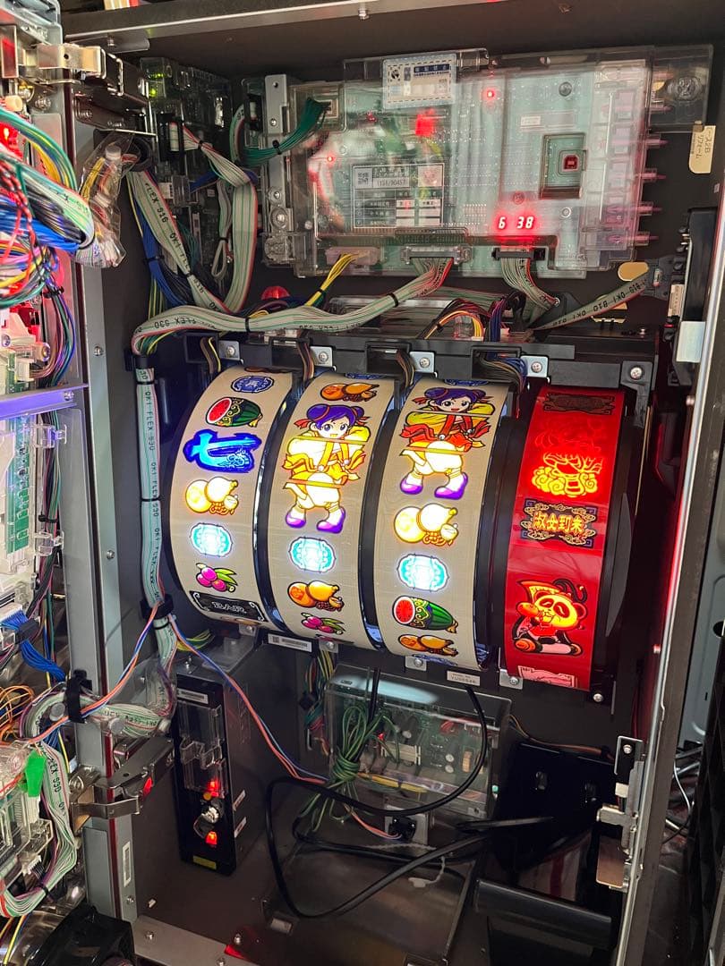 【ブラックフライデーセール】パチスロ実機 カンフーレディテトラ 不要機付き