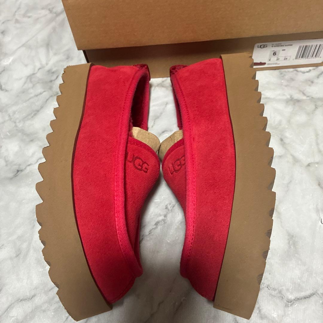 【極美品】UGG アグ モカシン 完売カラーリボンレッド