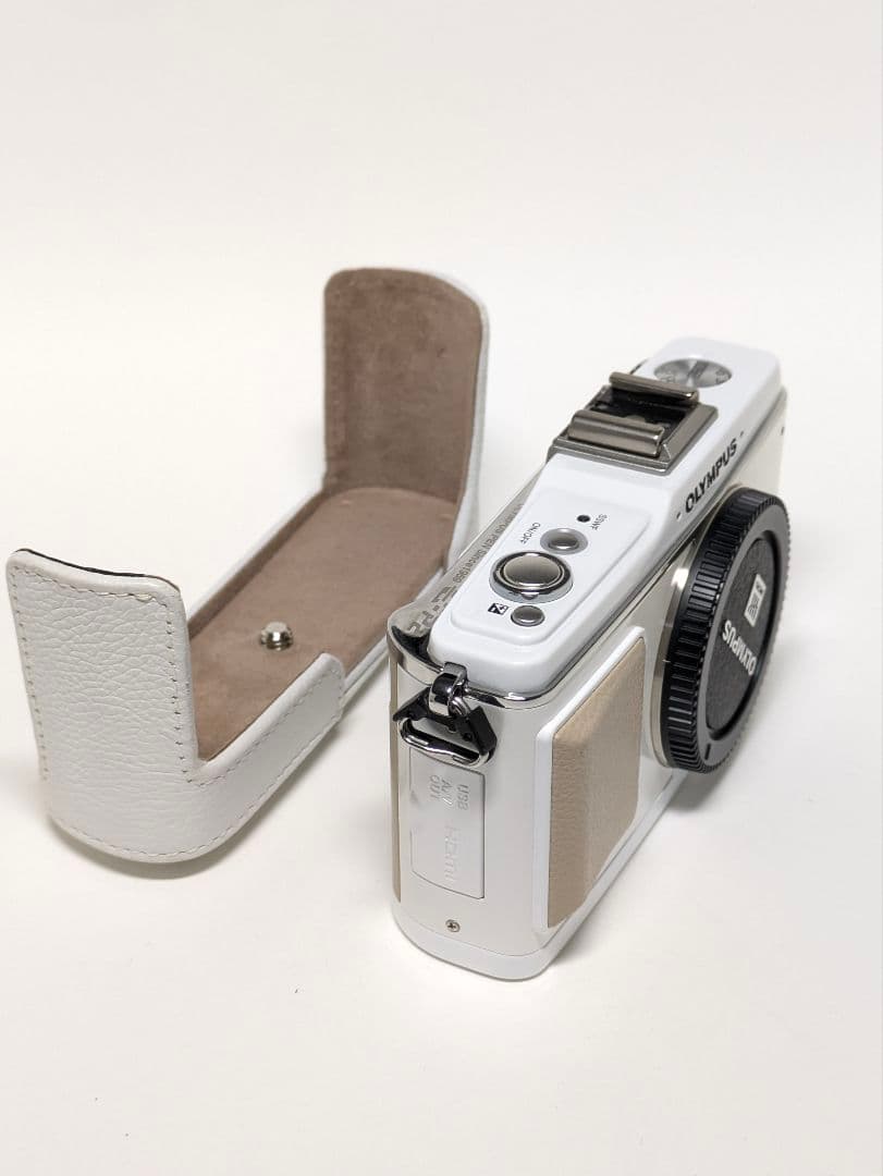 【美品】OLYMPUS ミラーレス一眼レフカメラ ホワイト